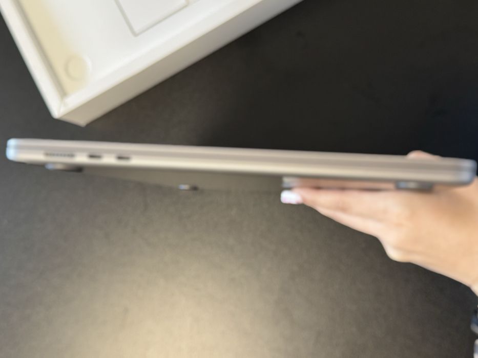 MacBook Air 15 -inch  / M3  / 8 Gb RAM / 256 gb / Space Gray / Nou |