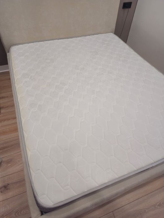 Матрас Б/У 160*200