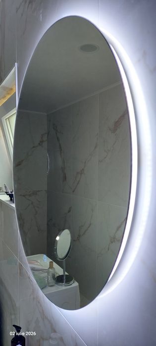 Oglinda rotundă cu iluminare LED