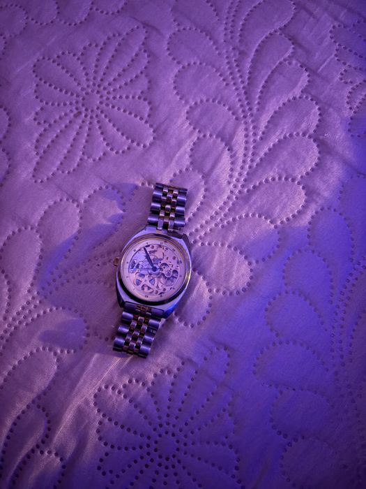 Ceas mecanic are un mic defect la barara am pierdut axul