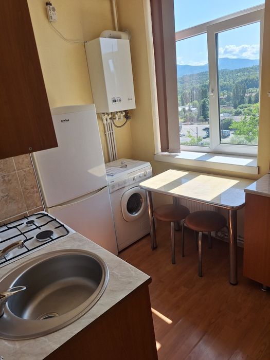 Garsoniera de vz 36 metri patrati utili etaj 3 pe mijloc zona Dimitrov