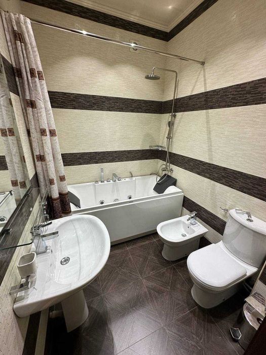 Новомосковская АРЕНДА 3 комнат 135кв  Хамид Алимджан Дархан ДЛЯ СЕМЬИ