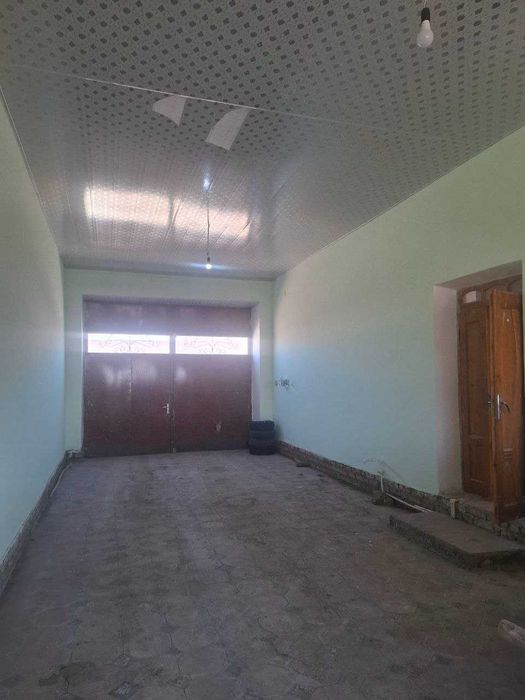 Uy sotiladi 1200 kv/m  hovli joy