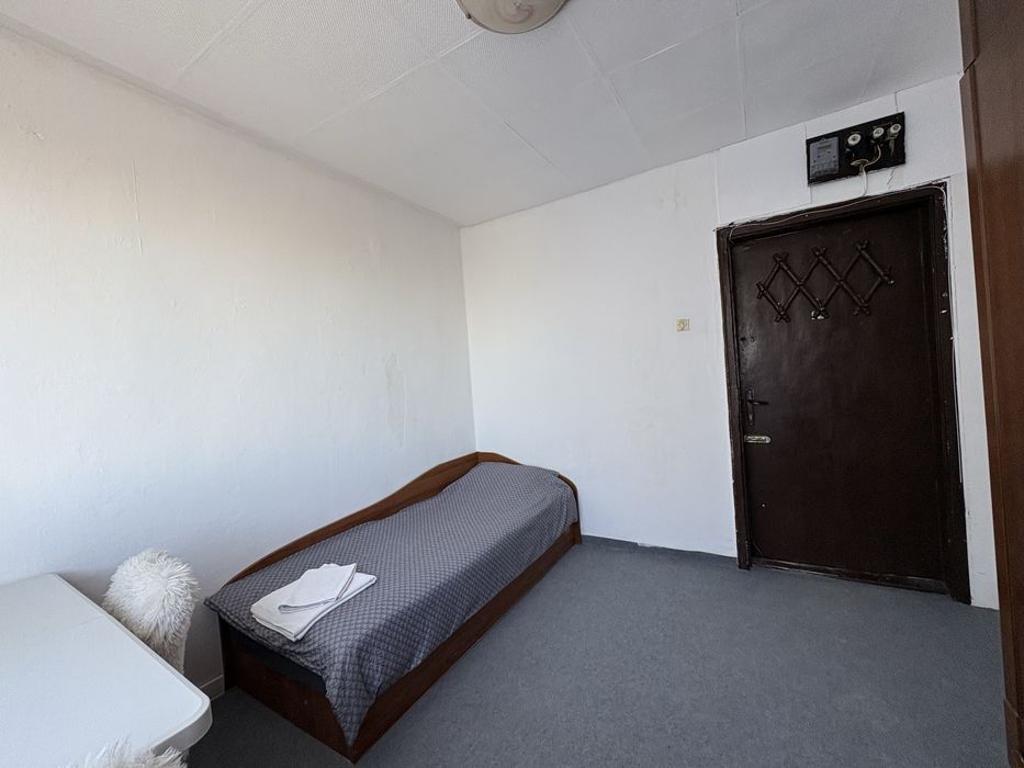 Дава се под наем Едностаен апартамент в Варна, Спортна зала - 10 кв.м за 198.9 € - Снимка #2