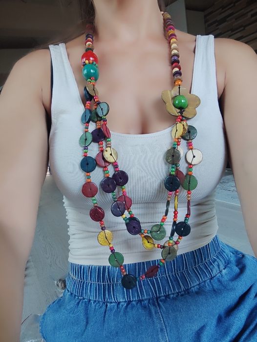 Колекция от накити, гердани, гривни и бижута