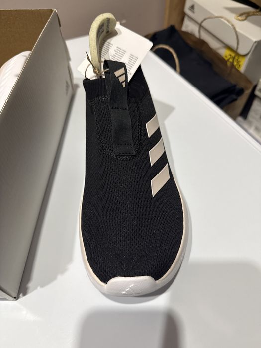 Продам кроссовки adidas