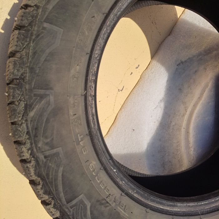 шипованные шины.