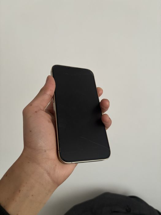 продаю iphone 13 pro