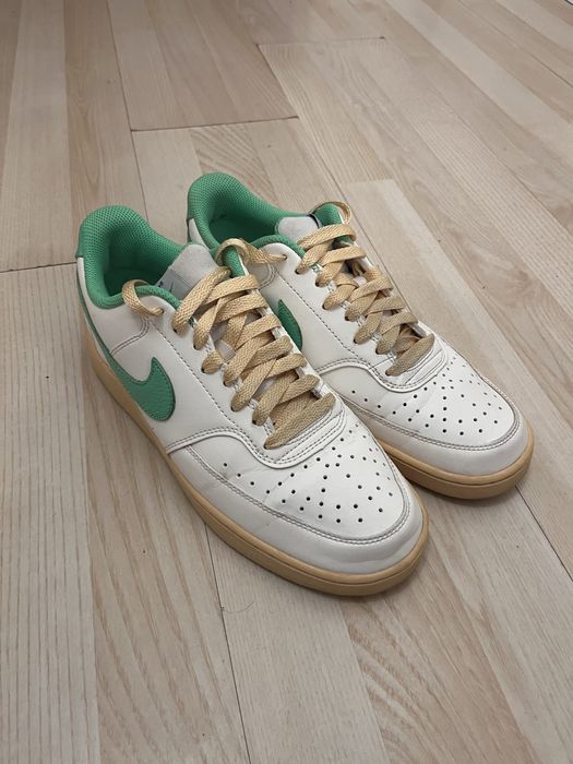 Adidasi Nike vision court