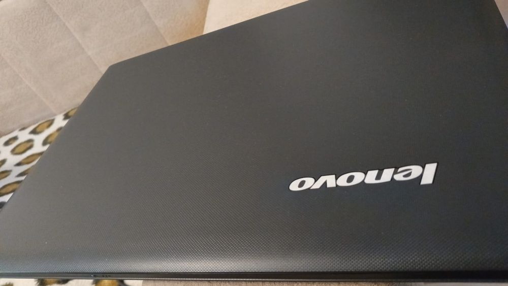 Ноутбук Lenovo продам