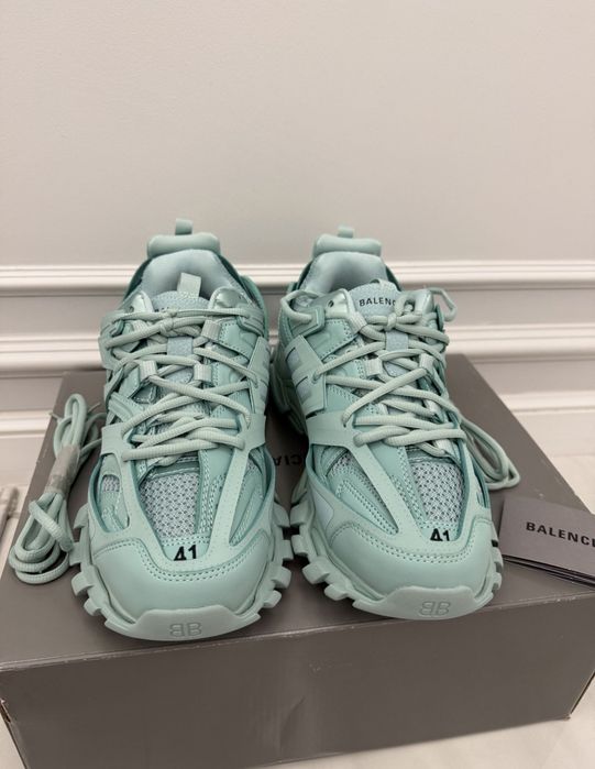 Balenciaga track led