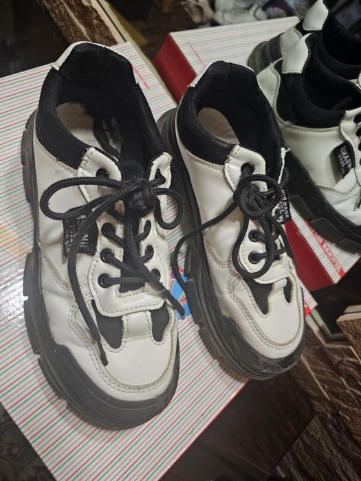 Кроссовки для девочек