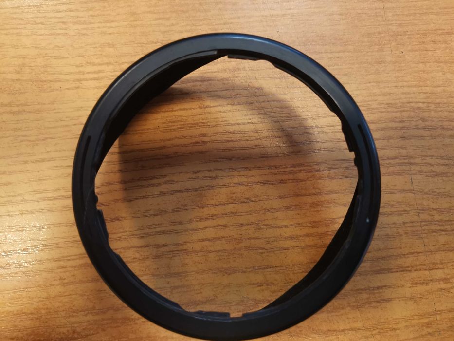 Сенник, за обектив  Тokina 11-16 bh-77a