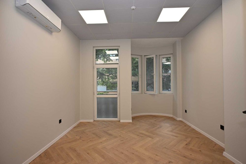 Дава се под наем Офис в Перник, Изток - 86 кв.м за 720 € - Снимка #1