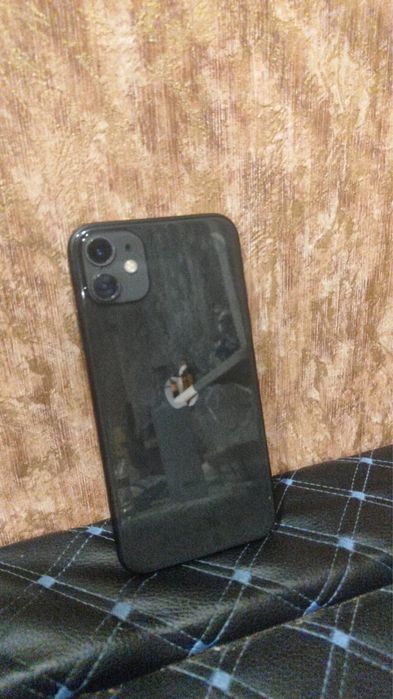 Продам Apple Iphone 11 корпусом черного цвета.