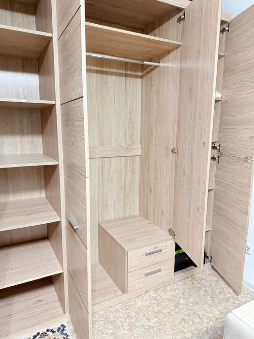 Продам вместительный шкаф