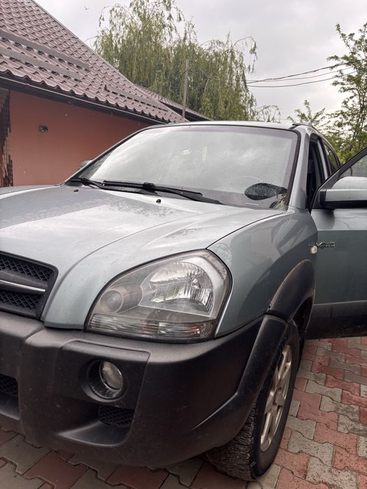 Hyundai Tucson 2.0 CRDi 140 CP – 6 trepte | 4x4 | întreținut