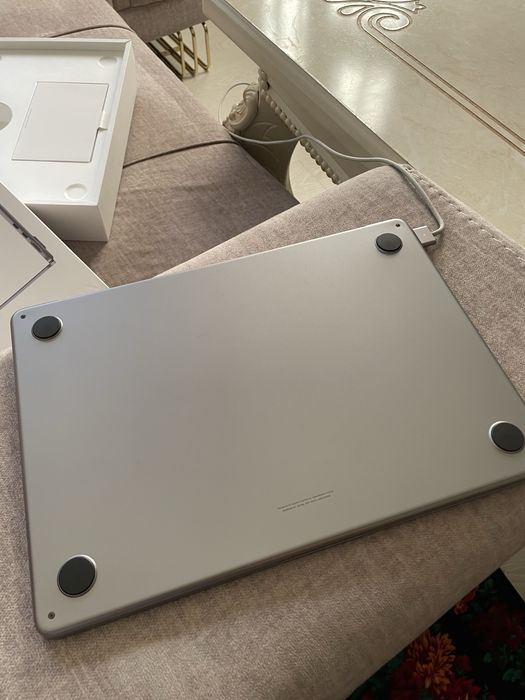 Macbook air m2 2022 ideal 8/256 silver 98%