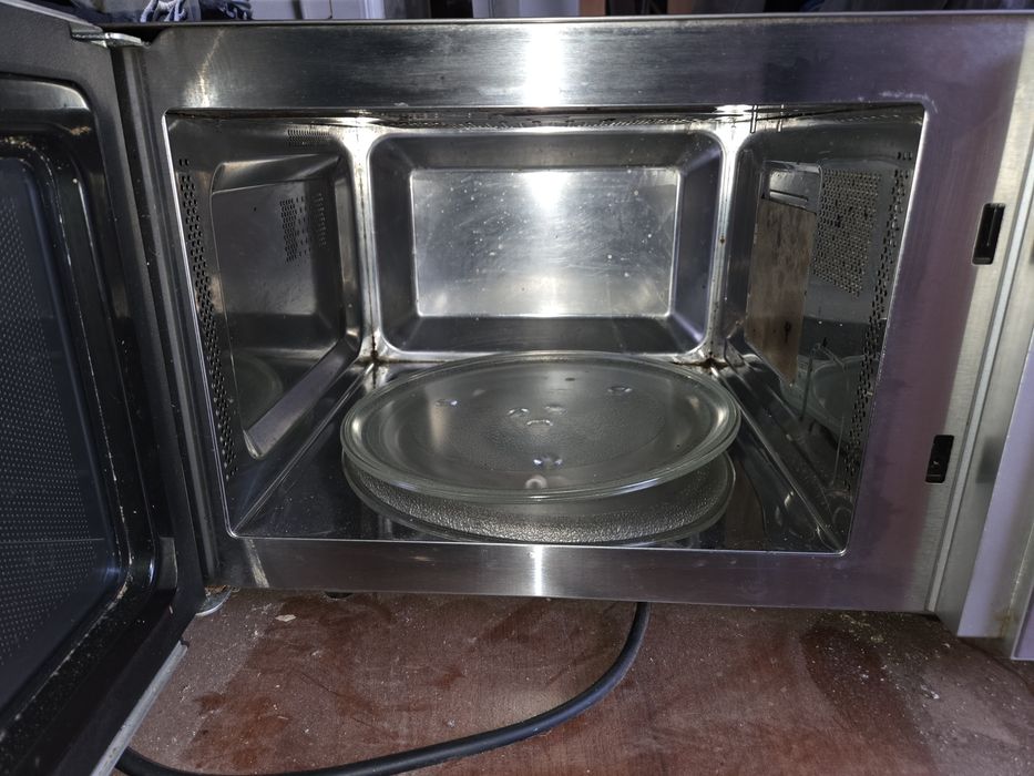 Cuptoare cu Microunde si Cuptor electric