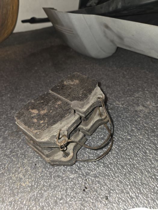 Колодки передние на бмв е38. BMW