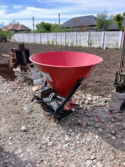 Vind tractor si utilaje