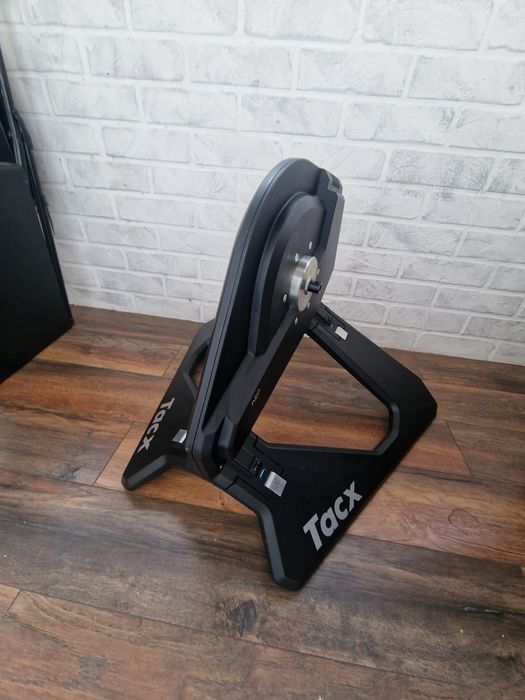 Велостанок Tacx NEO Smart