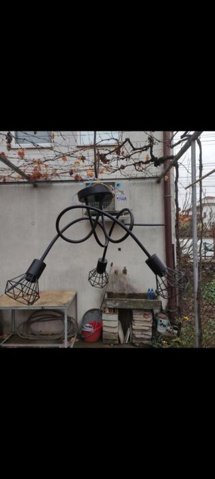 Продавам полилей нов