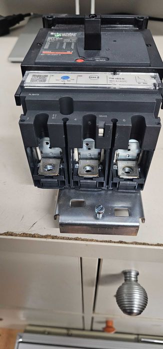 Intreruptor Schneider 160A