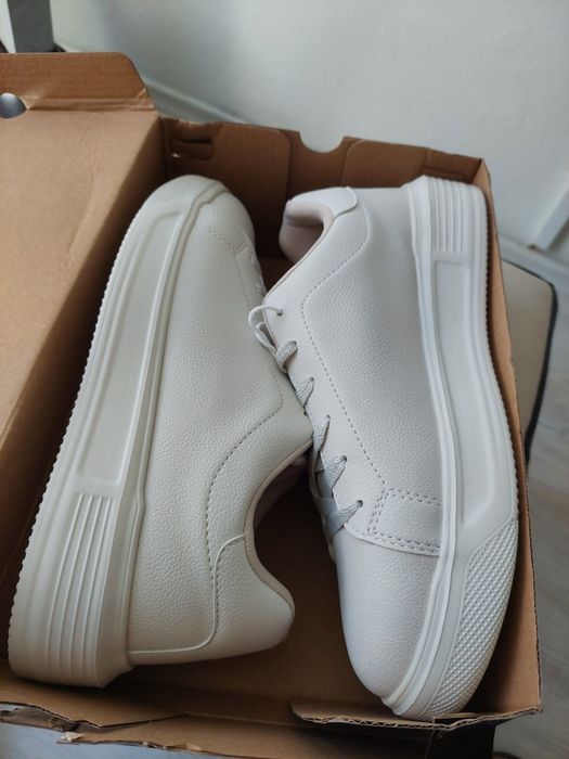 Oferta Adidașii Damă Noi Am  Nr 38 ȘI 39 La Cutie Calitate Buna