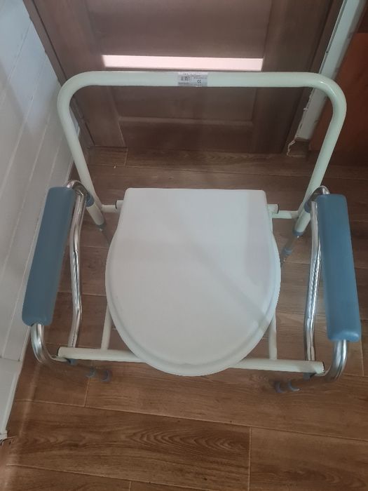 Scaun wc de cameră, pliabil