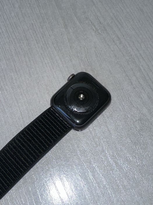 Apple Watch Series 5 (Space Gray, 32 GB