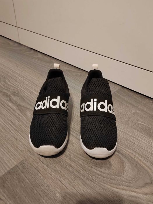 Adidasi Nike si Adidas, marimea 26, pret pt ambele perechi: 80 lei