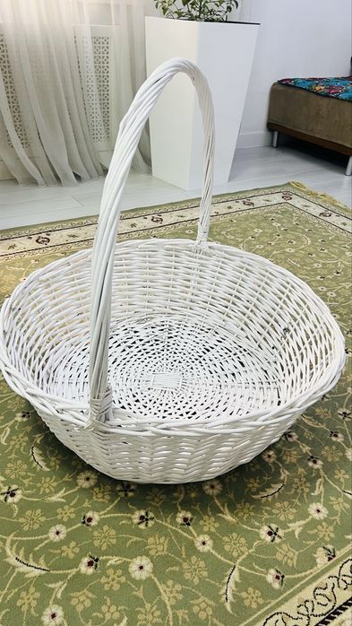 Продам плетенные корзины белые