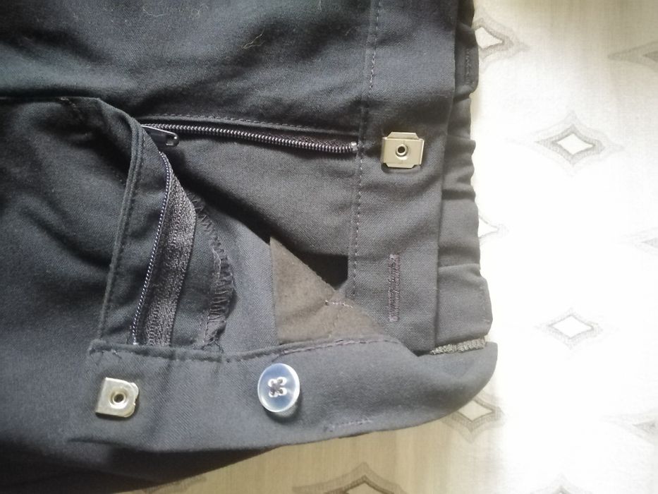 Продам школьные брюки.