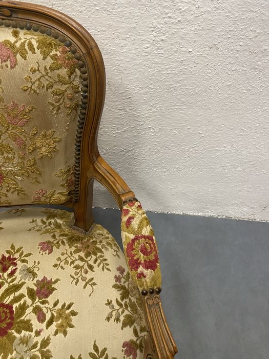 Френско бароково кресло от дъб