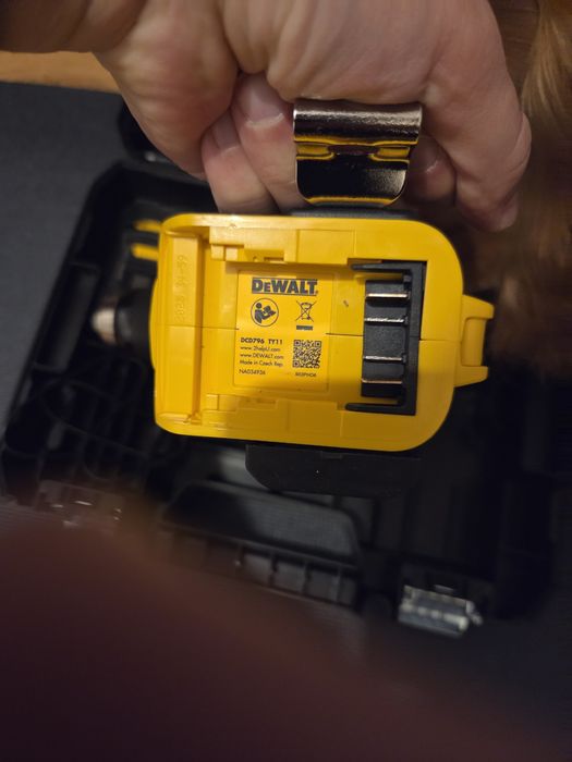 Bormasina Dewalt DCD 796