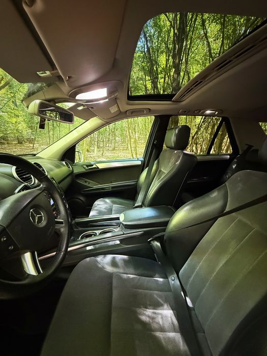 Vând Mercedes ML 320 4matic