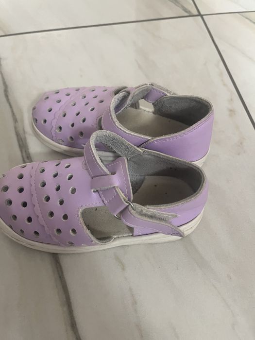 Продам сандалики