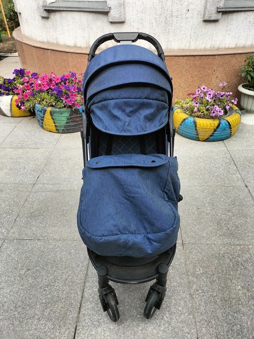 Коляска б/у в хорошем состоянии