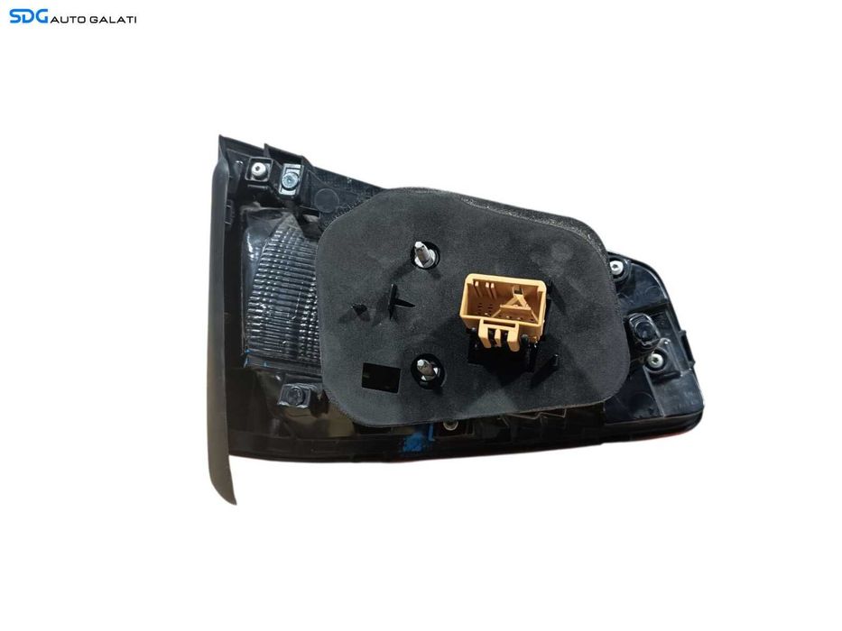Tripla Stop Lampa Dreapta de pe Haion Hayon Portbagaj Volkswagen Passat B8 Break Combi 2015 - 2020 [K4697]