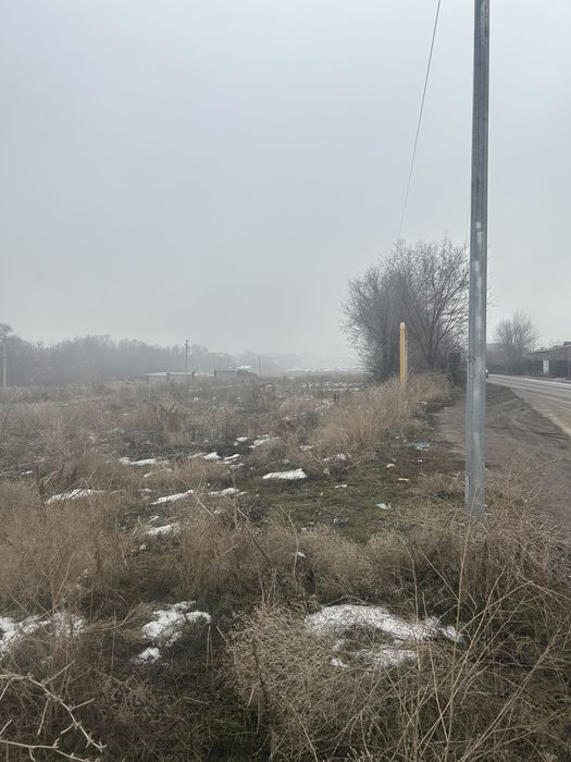 Қарасай айданы 19 км жақта үлкен жер тедім сатылады.