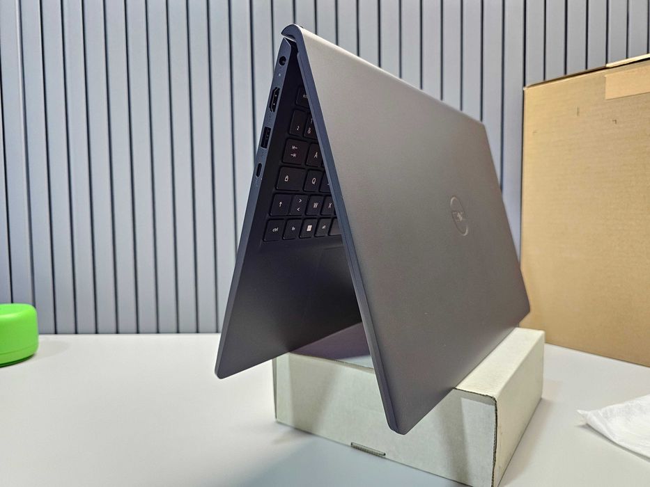 ПРОДАМ Dell Vostro 15/3530 Ноутбук Core™i3-1305U/8GB/512SSD/15.6"120HZ