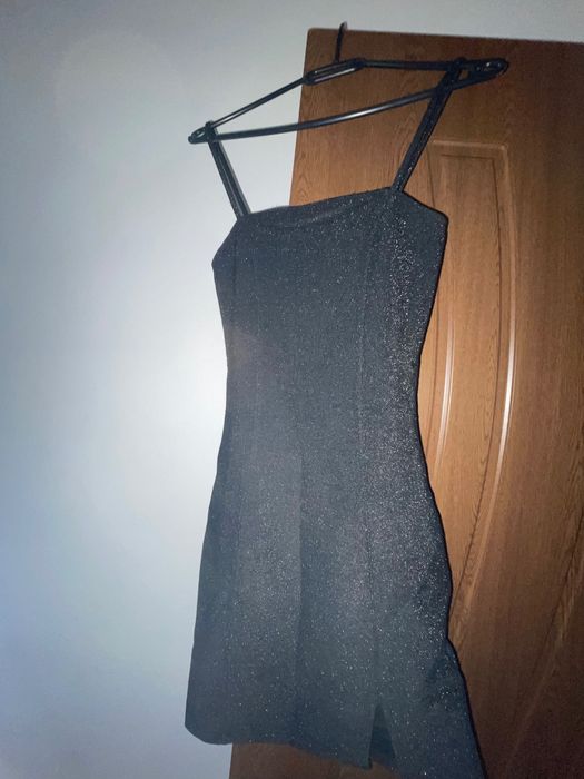 Мини черна рокля h&m