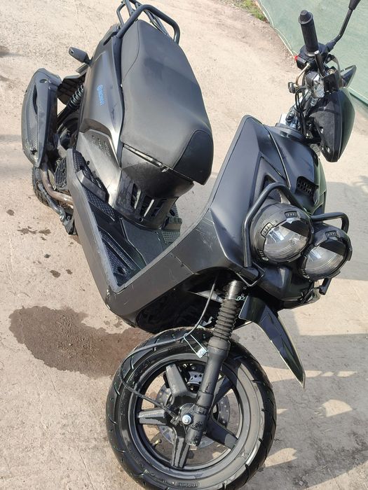 Skuter (+yaxshi shlem bonus)  srochno sotiladi