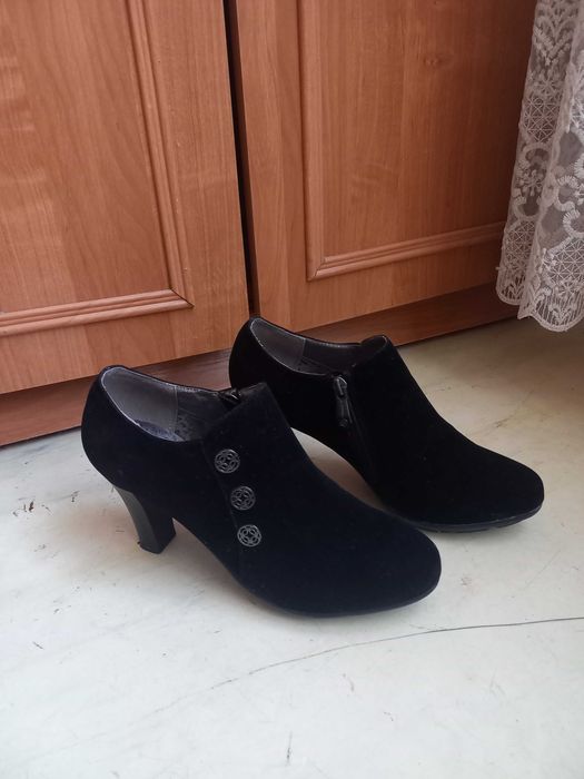 Продам обувь женскую