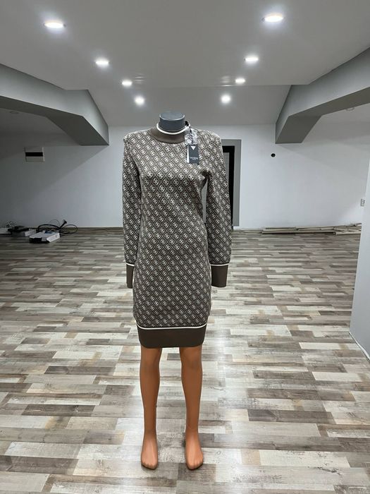 Рокля неизползвана чисто нова