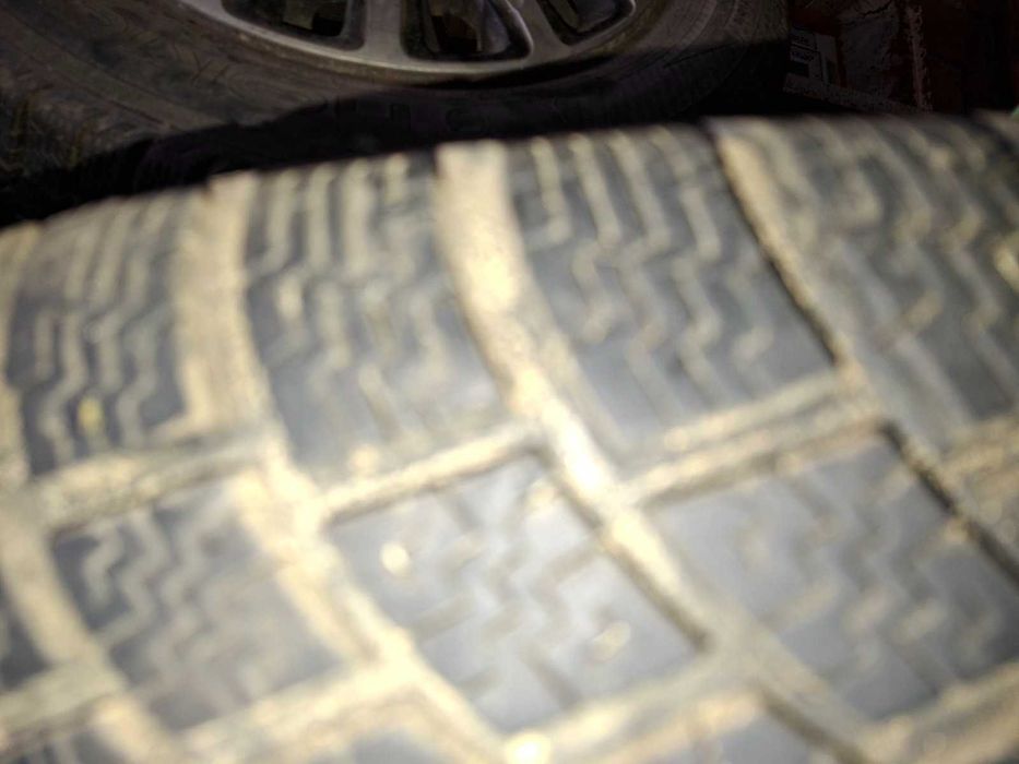 два броя зимни гуми с джанти за опел