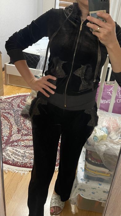 Велюровый спортивный костюм