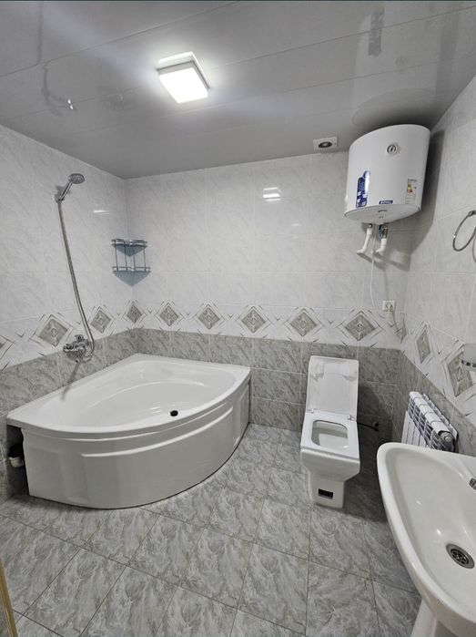 4 xonali kvartira, Komilon MFY,  Islom Karimov ko'chasidan sotiladi