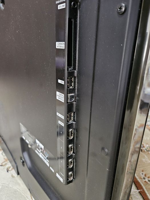 Продам телевизор Samsung 102-я диагональ